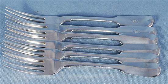 A set of six George IV silver fiddle pattern table forks, Length 202 mm, weight 14.5oz/465 grms